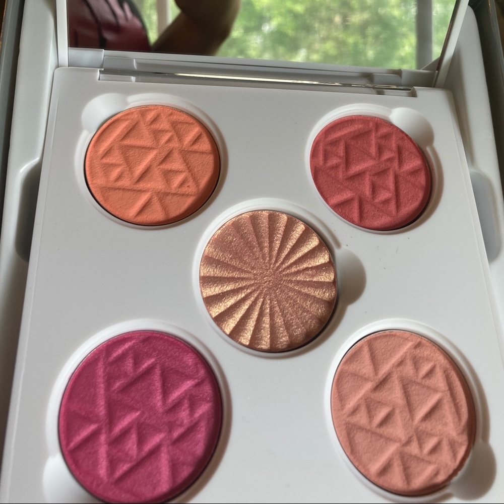 Ofra Cosmetics Island Time highlight & blush